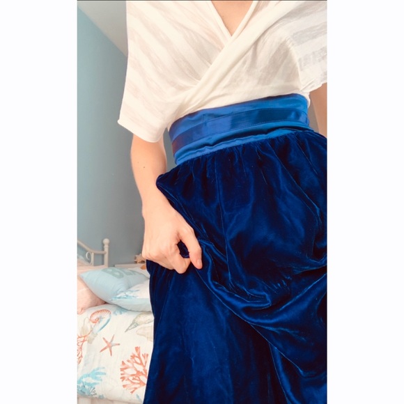 SOLD Jessica’s Gunnies Gunne Sax Blue Velvet Midi Skirt - Picture 2 of 10